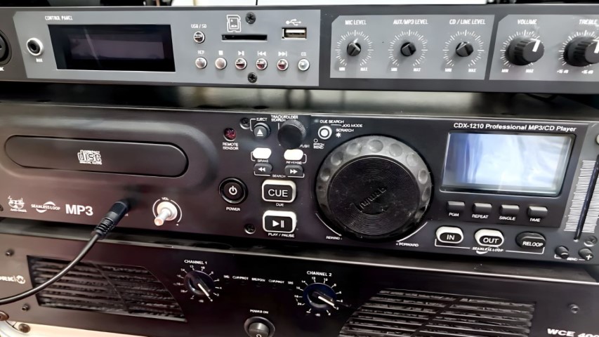 Equipo de sonido profesional para eventos en el Hotel Ruta Romana